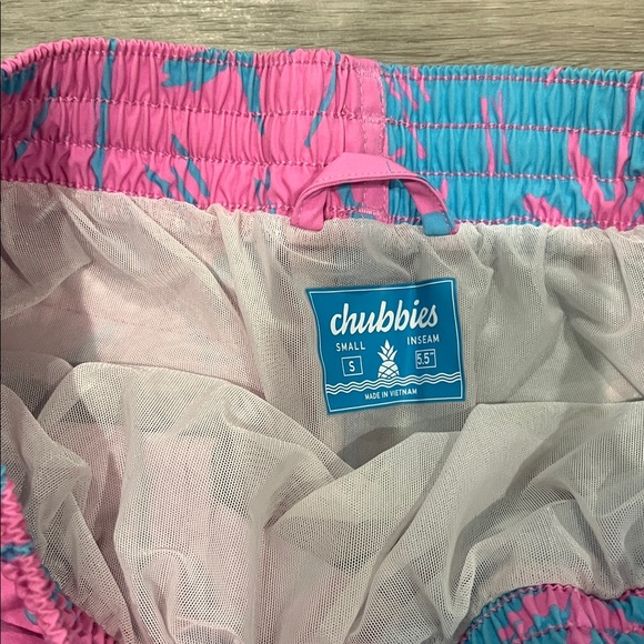 Chubbies swim trunks 2 pair bundle Small / inseam 5.5” Miami Vice Palm Beach - Picture 3 of 7